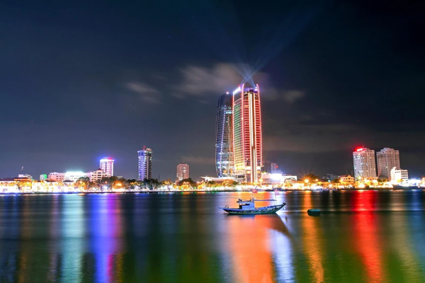 Vẻ đẹp của Novotel Danang Premier Han River về đêm