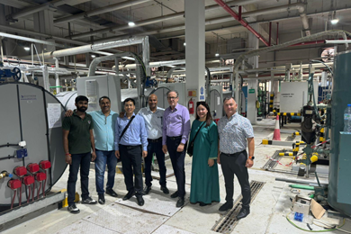 PGTECH, các đơn vị thiết kế kỹ thuật và đại diện Ecotherm Áo, thăm dự án sử dụng Bồn nước nóng điện Ecotherm tại Bệnh viện Sheikh Khalifa Medical City Abu Dhabi của UAE
